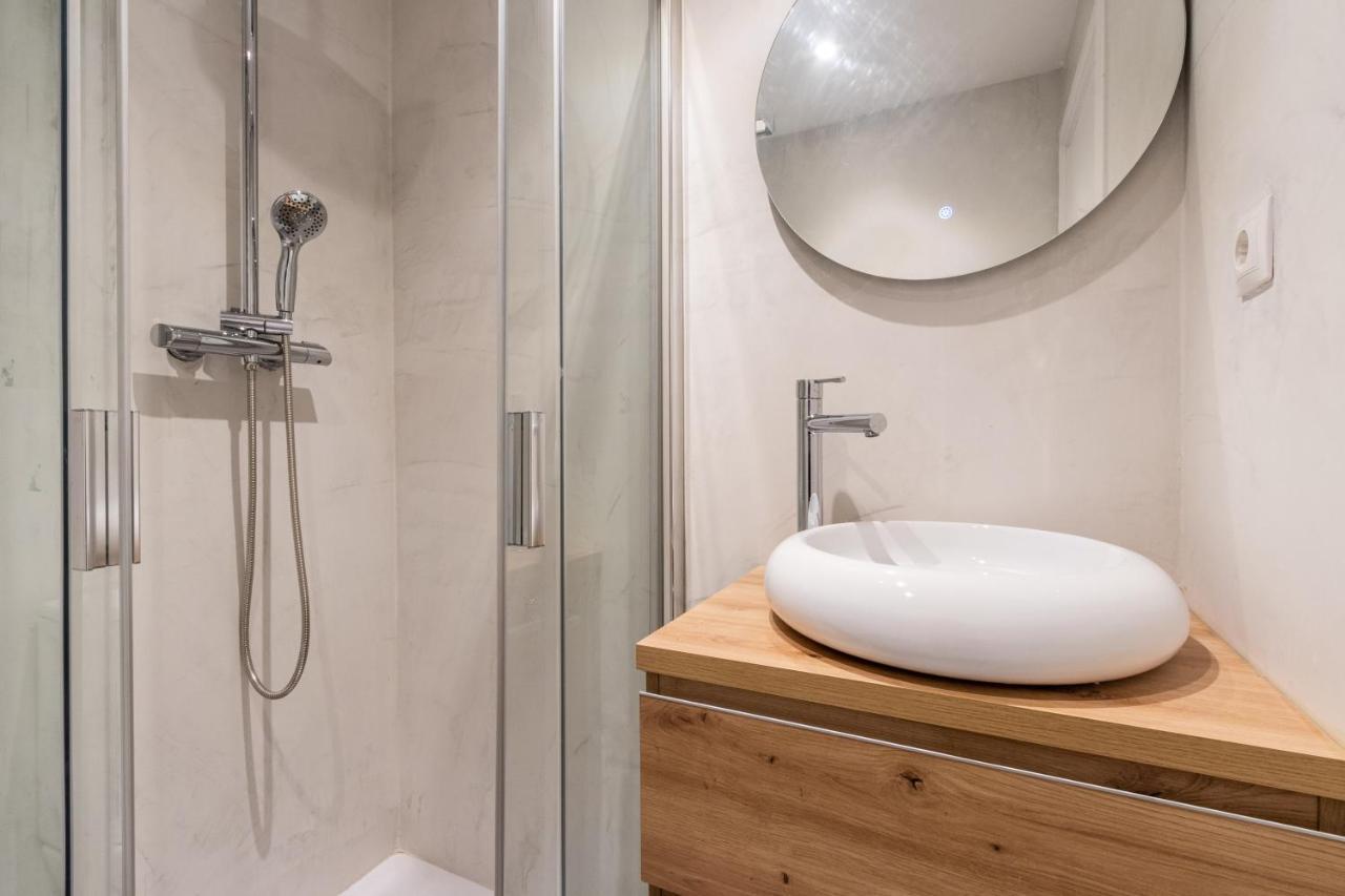 Exclusive Apartments Barcelona 4 Personas Torrella テラサ エクステリア 写真
