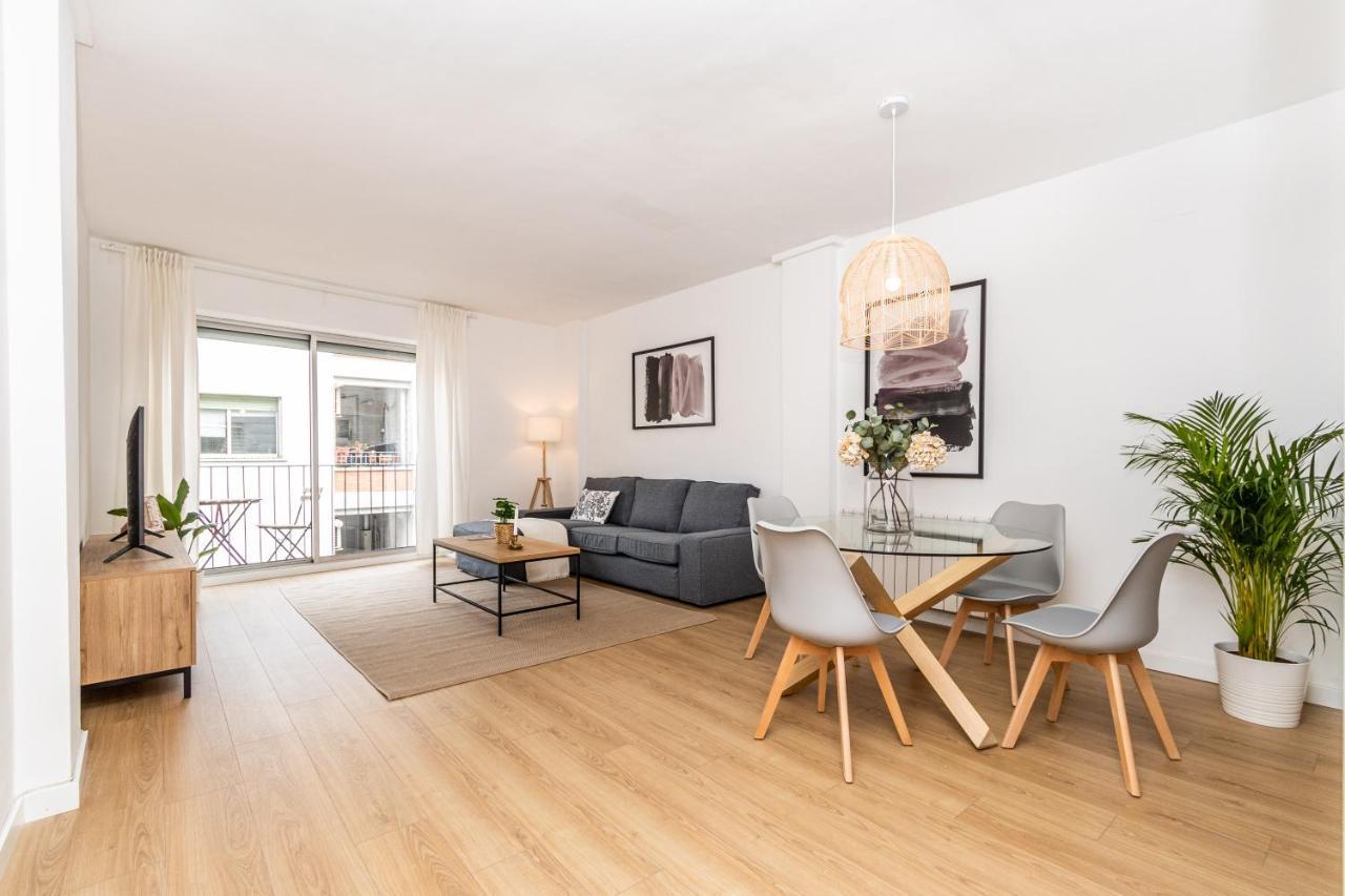 Exclusive Apartments Barcelona 4 Personas Torrella テラサ エクステリア 写真