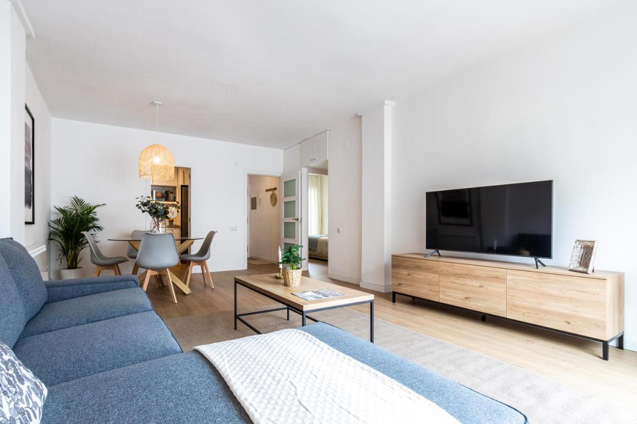 Exclusive Apartments Barcelona 4 Personas Torrella テラサ エクステリア 写真