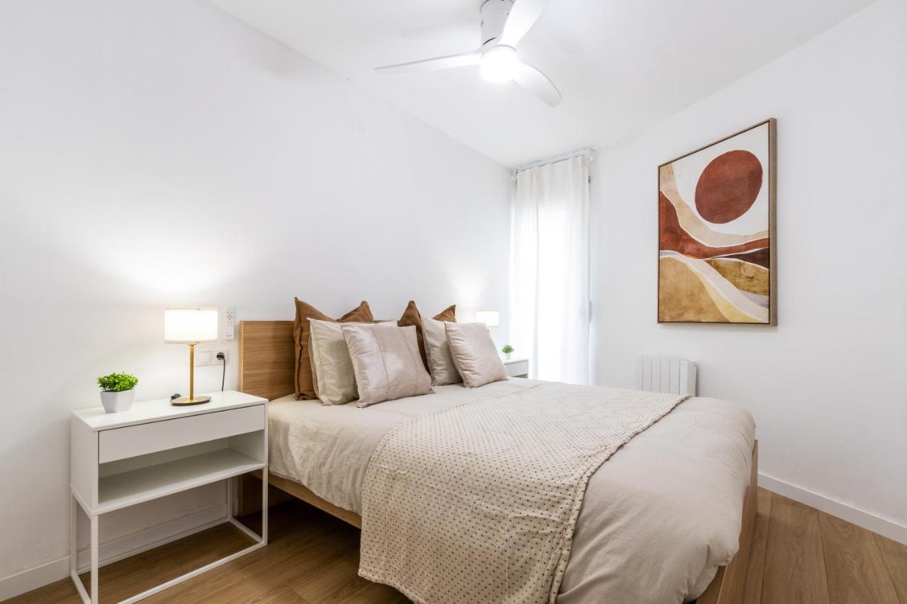 Exclusive Apartments Barcelona 4 Personas Torrella テラサ エクステリア 写真